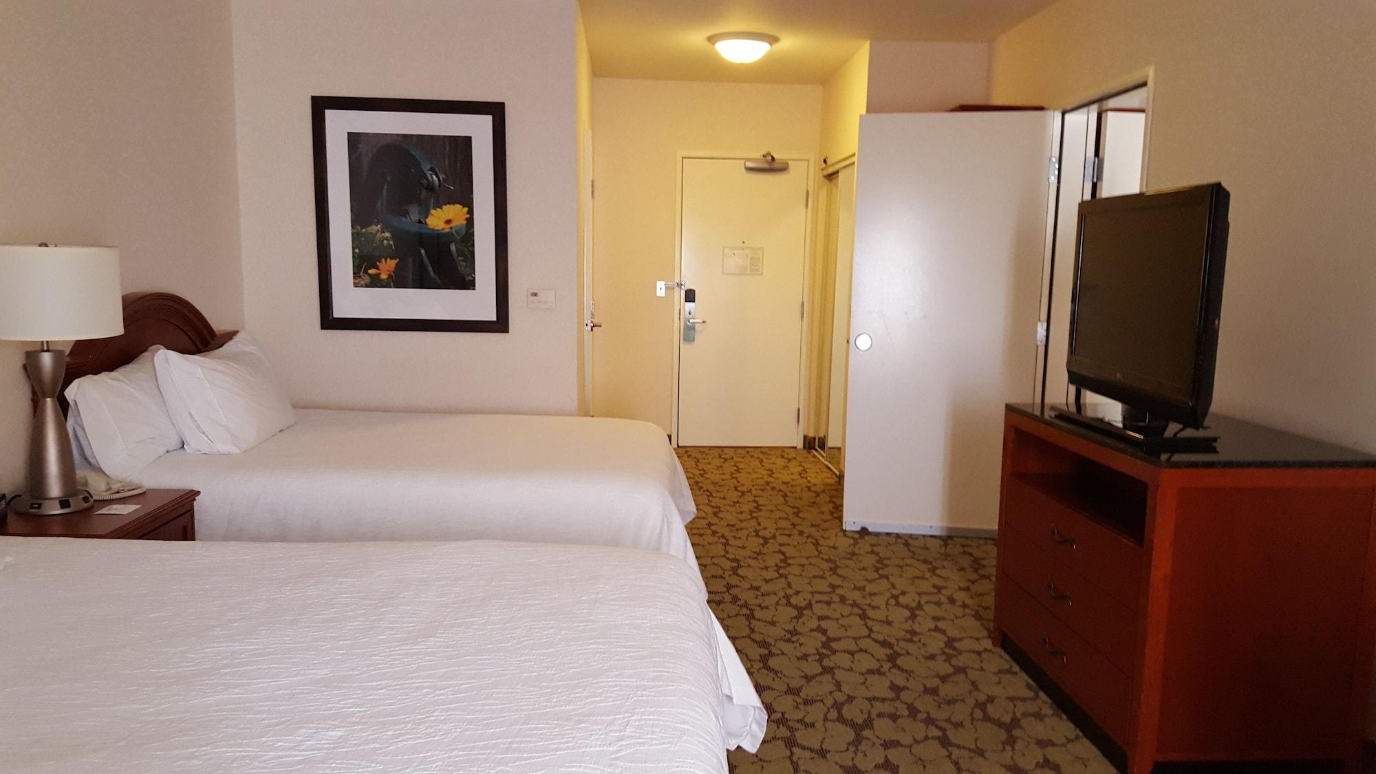 Hilton Garden Inn Redding Exterior photo