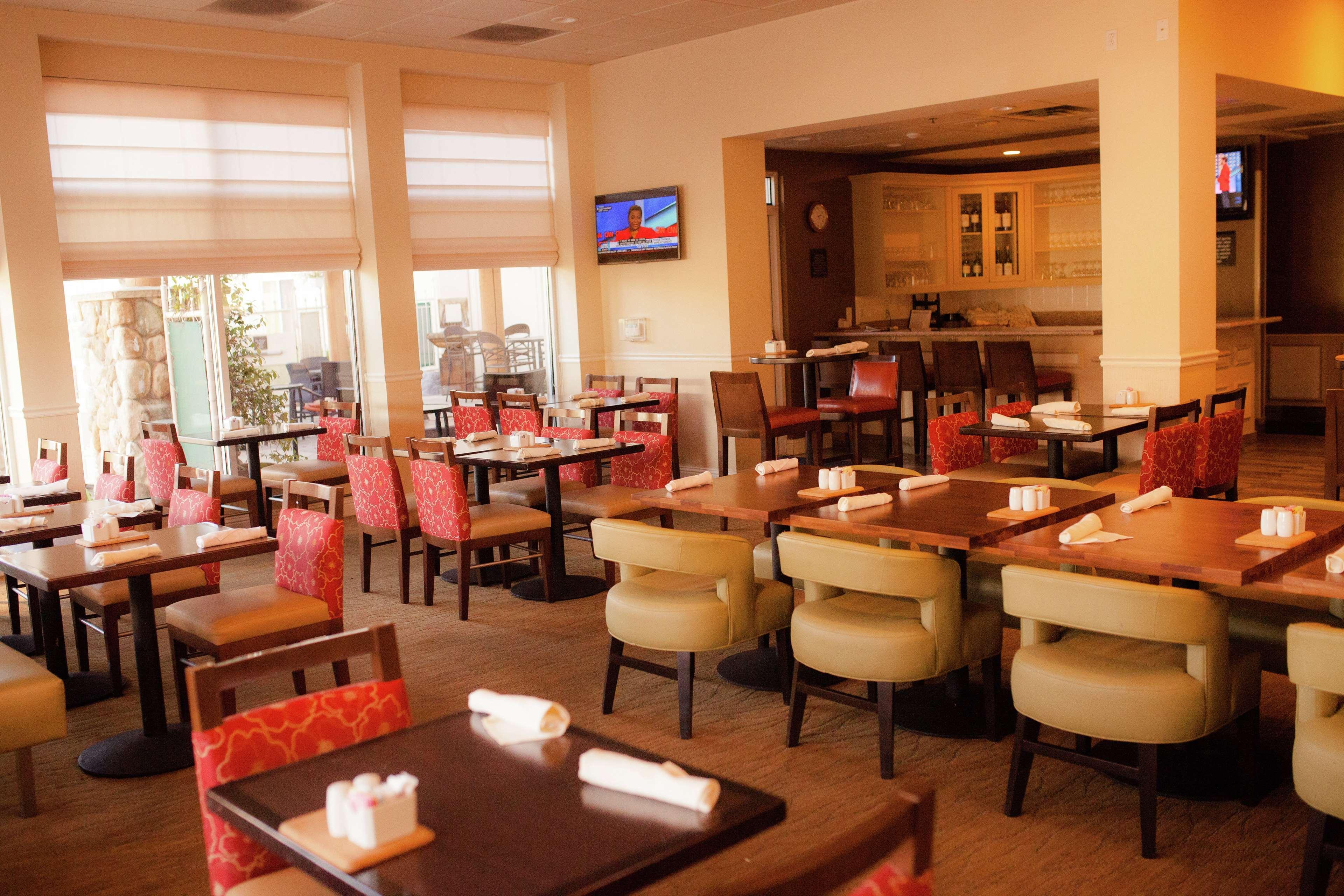 Hilton Garden Inn Redding Exterior photo