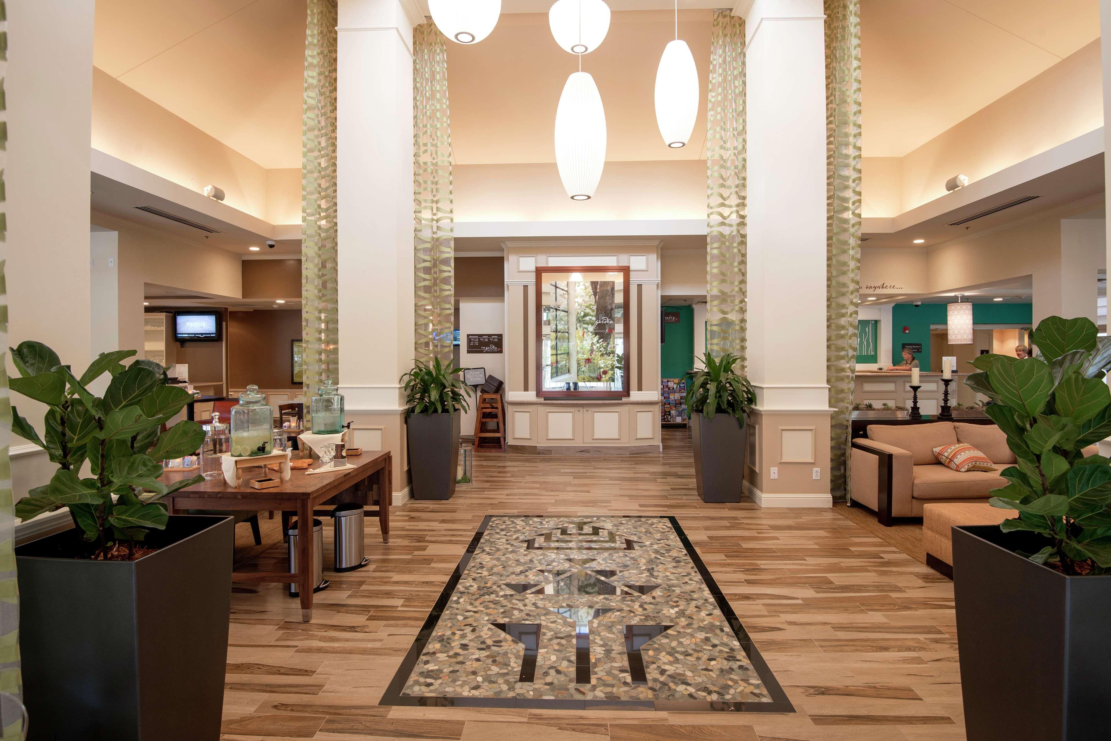 Hilton Garden Inn Redding Exterior photo