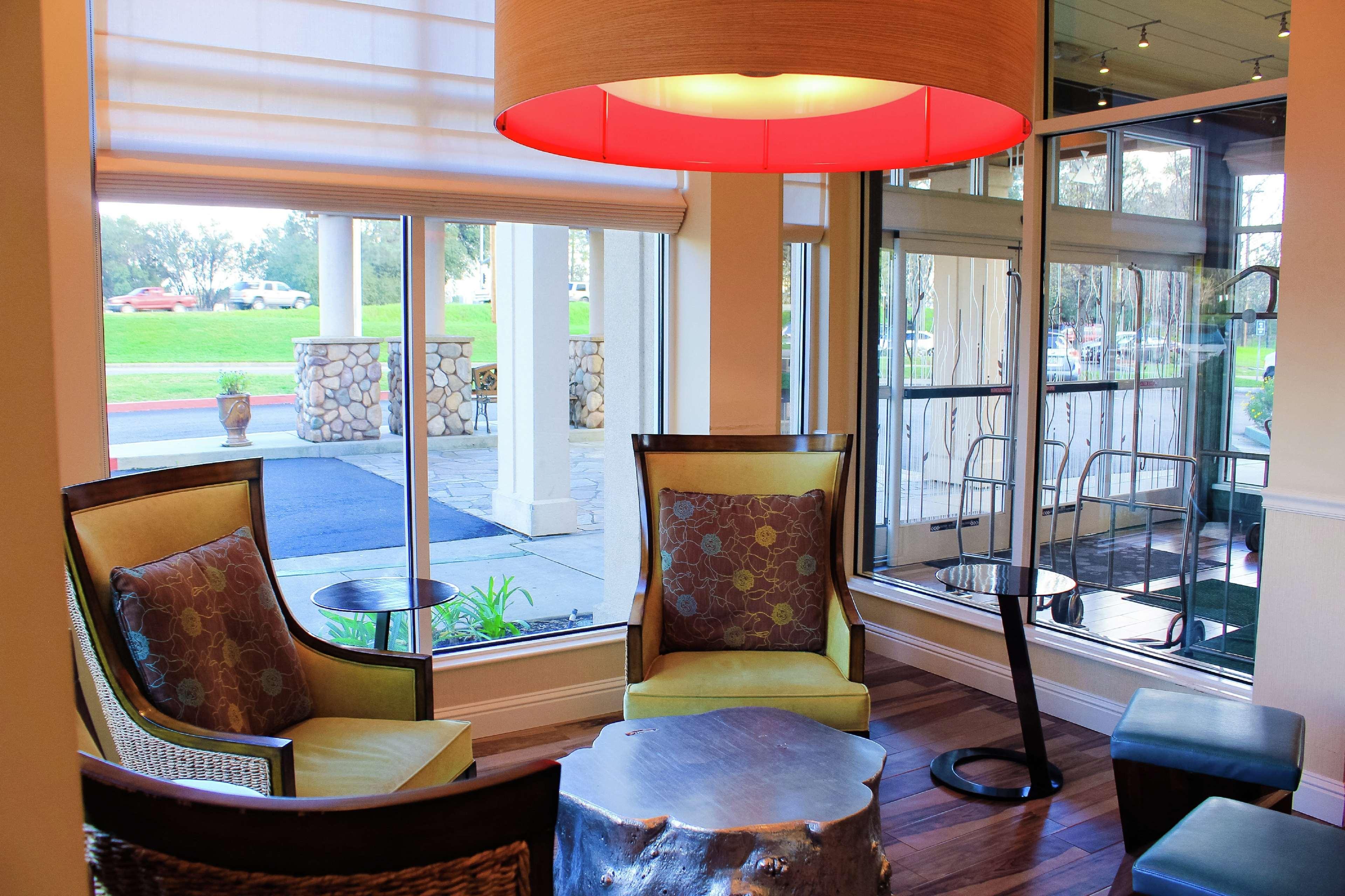 Hilton Garden Inn Redding Exterior photo