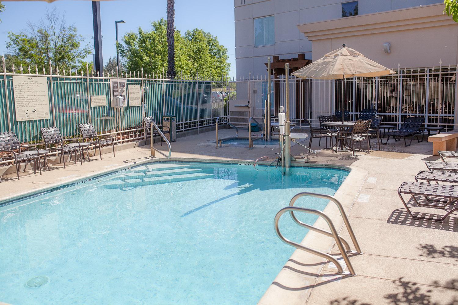 Hilton Garden Inn Redding Exterior photo