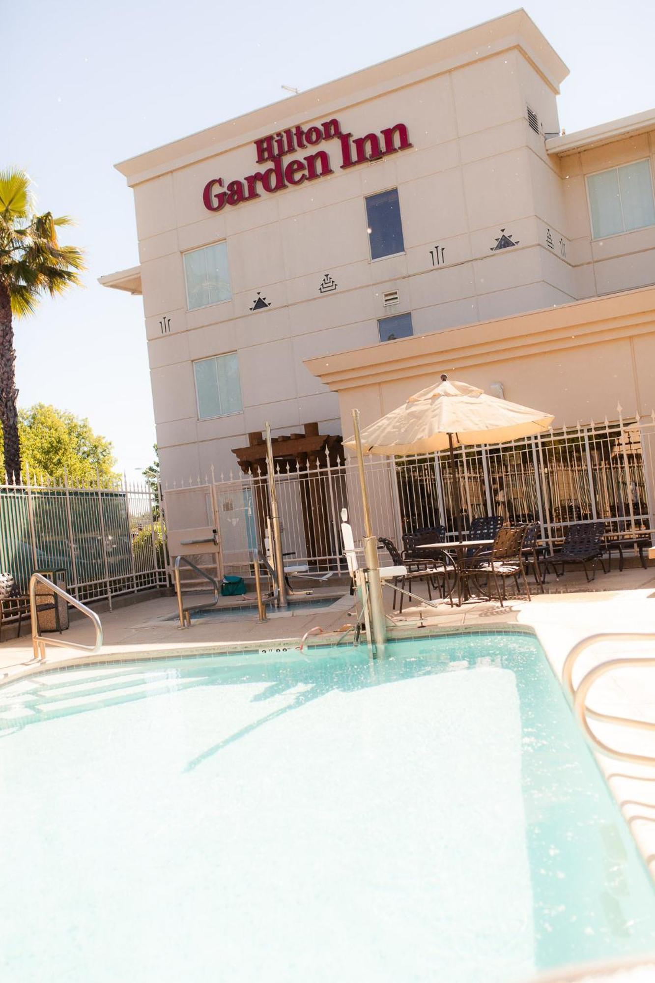 Hilton Garden Inn Redding Exterior photo