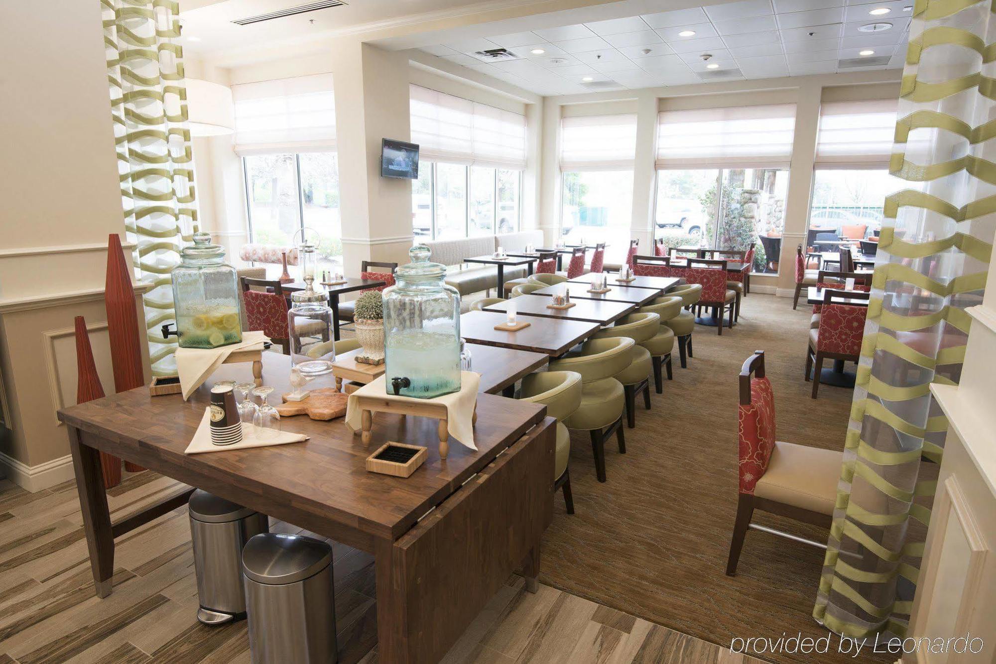 Hilton Garden Inn Redding Exterior photo